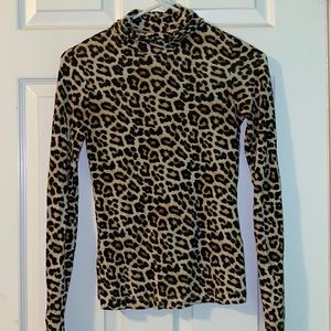 ⛄️3/$25 ⛄️ Cheetah turtle neck